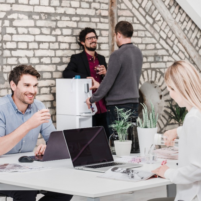 A jövő rajtad is múlik! Engedjük ki a vizet a palackból.